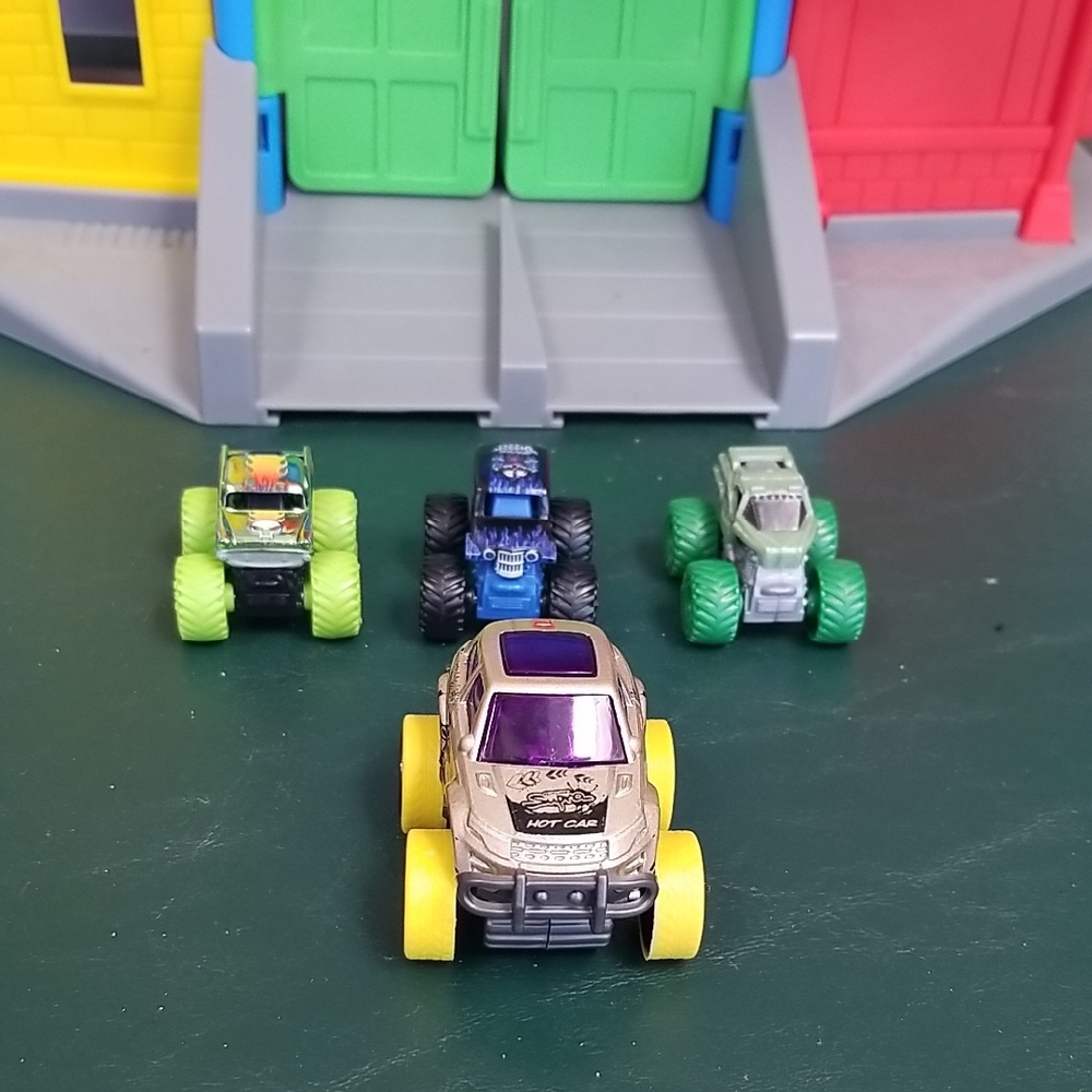 ❣5 for $25 Sale❣Bundle Of Small Monster Truck Toys